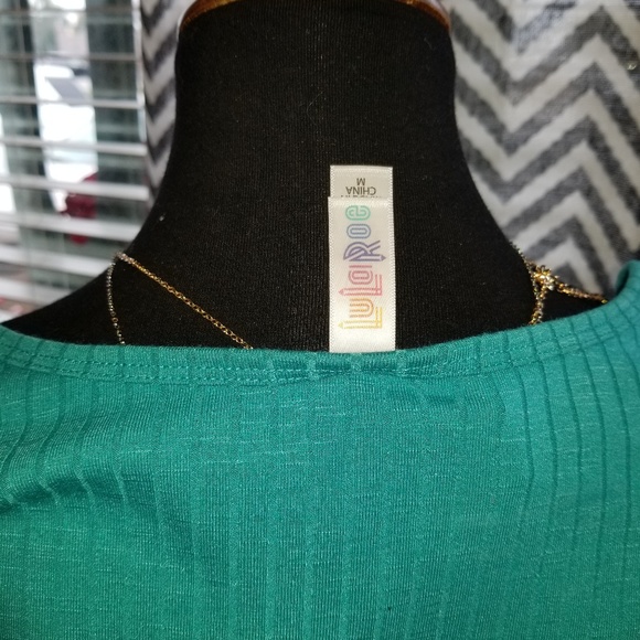 Lularoe Lynnae - Picture 2 of 4